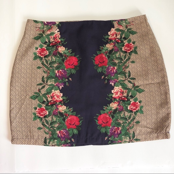 Forever 21 Dresses & Skirts - Forever 21, Mini Skirt Navy, Tan, Rose print, LG